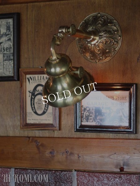 アンティークヴィクトリアンレリーフ真鍮製ブラケットライト｜壁掛け照明