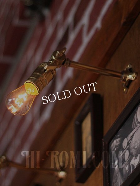 インダストリアル照明｜角度調整付真鍮工業ミニブラケットライト｜アンティークブラスウォールランプ