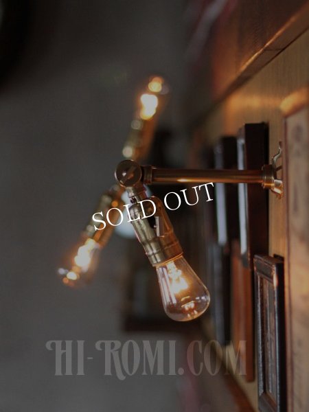 インダストリアル照明｜角度調整付真鍮工業ミニブラケットライト｜アンティークブラスウォールランプ