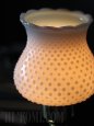 アンティークテーブルライト｜ホブネイルミルクガラスと真鍮の卓上照明