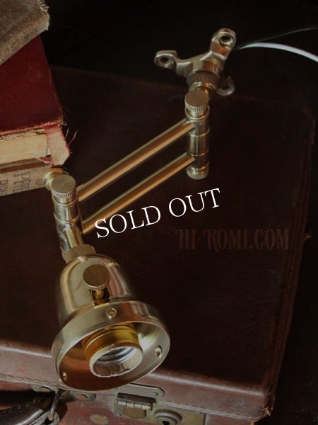 工業系真鍮製角度調整付ダブルアームブラケットライト壁掛け照明｜ベル型インダストリアルウォールランプ