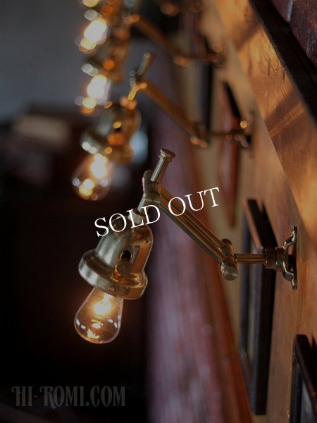 工業系真鍮製角度調整付ダブルアームブラケットライト壁掛け照明｜ベル型インダストリアルウォールランプ