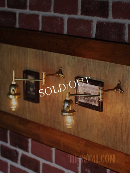 USAヴィンテージインダストリアルスウィングアームブラケットライト｜工業系真鍮製壁掛け照明ウォールランプ