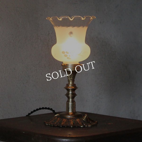 アンティークランプ｜フリルガラスシェードのテーブルライト照明