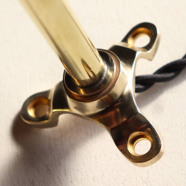 インダストリアルブラスブラケットライト｜チェーン付工業系真鍮製壁掛け照明