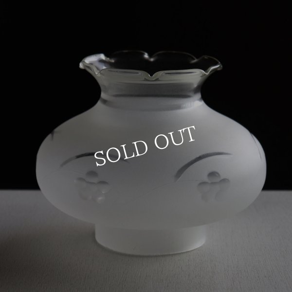 フロストガラス製フリルチムニー付テーブルランプ｜アンティーク卓上照明ライト