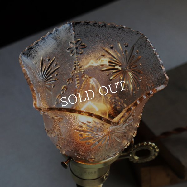 アンティーク真鍮製テーブルライト卓上照明｜USA結晶模様のプレスガラス六角シェード&GE社製ソケット