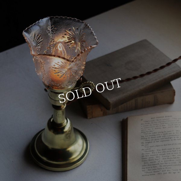 アンティーク真鍮製テーブルライト卓上照明｜USA結晶模様のプレスガラス六角シェード&GE社製ソケット