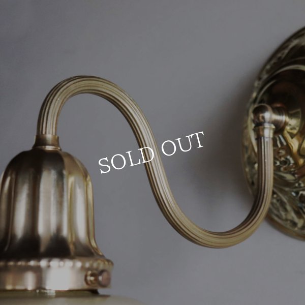 アンティーク照明｜ヴィンテージ金彩アンバーガラスシェードのブラケットライト