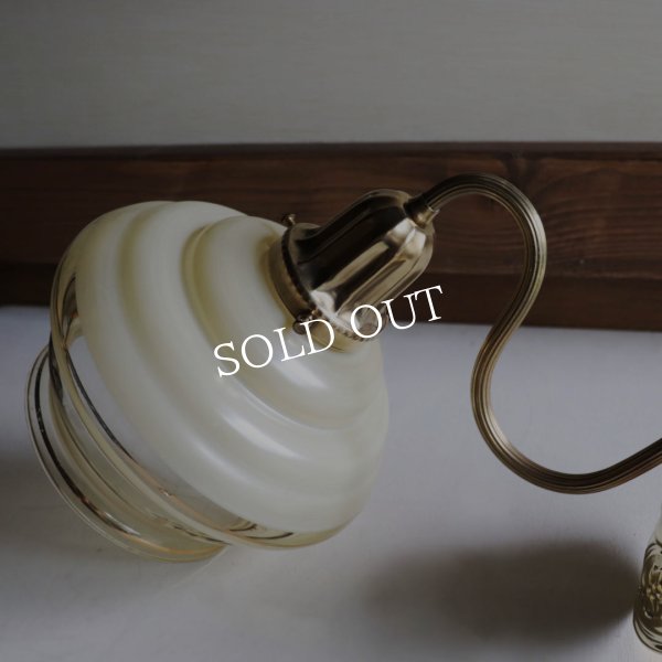 アンティーク照明｜ヴィンテージ金彩アンバーガラスシェードのブラケットライト