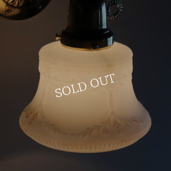 USAヴィンテージミルクガラスシェード付コロニアルブラケットライト｜アンティーク壁掛け照明