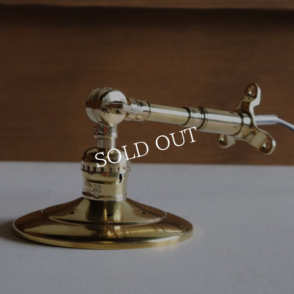 インダストリアルブラスブラケットライト｜工業系平皿シェード&角度調整付き壁掛け照明