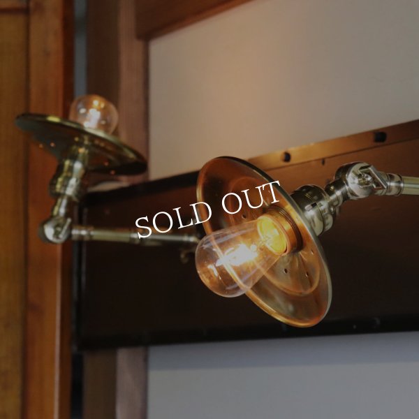 インダストリアルブラスブラケットライト｜工業系平皿シェード&角度調整付き壁掛け照明