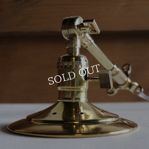 インダストリアルブラスブラケットライト｜工業系平皿シェード&角度調整付き壁掛け照明