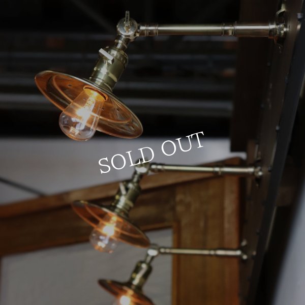 インダストリアルブラスブラケットライト｜工業系平皿シェード&角度調整付き壁掛け照明