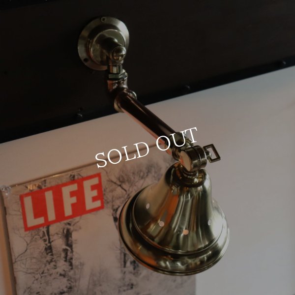 インダストリアルブラケットライト｜真鍮製山型シェード＆銅製配管工業系壁掛け照明