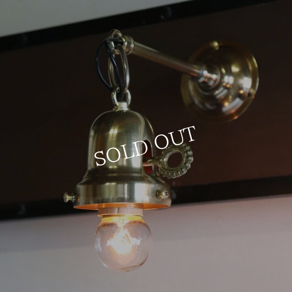 アンティークランプ・アンティーク照明｜USAヴィンテージフロストガラスシェード付ブラケットライト幾何学模様