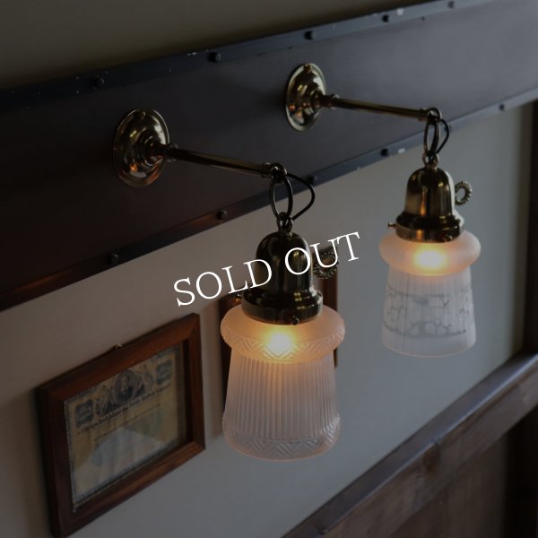 アンティークランプ・アンティーク照明｜USAヴィンテージフロストガラスシェード付ブラケットライト幾何学模様