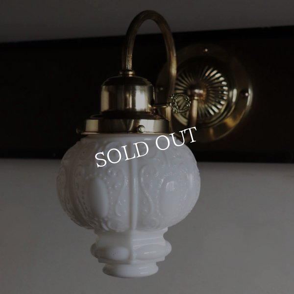 アンティーク照明｜USAヴィンテージロココ調ミルクガラスブラケットライト壁掛け照明