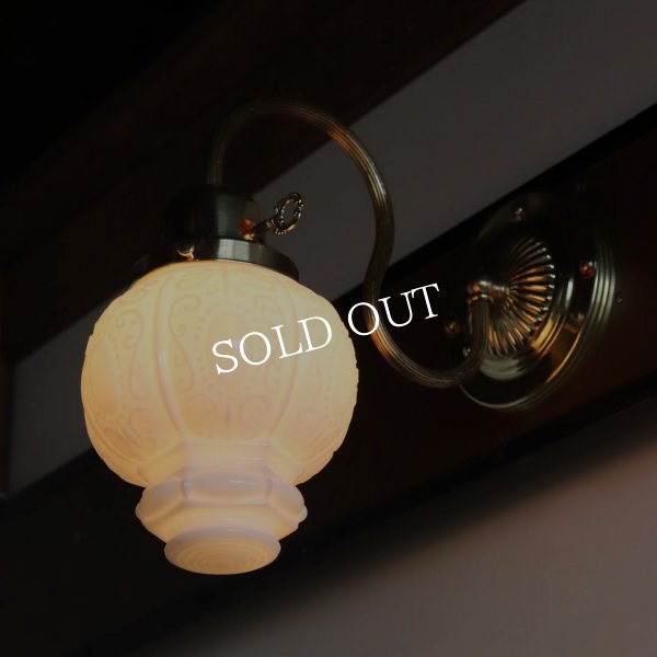 アンティーク照明｜USAヴィンテージロココ調ミルクガラスブラケットライト壁掛け照明