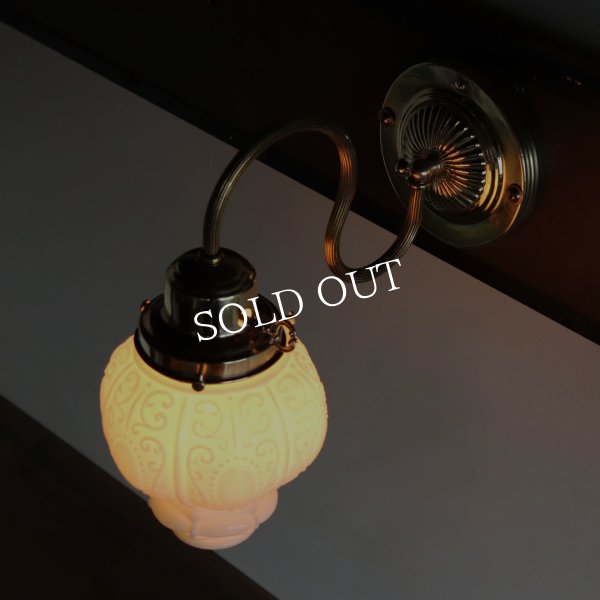 アンティーク照明｜USAヴィンテージロココ調ミルクガラスブラケットライト壁掛け照明