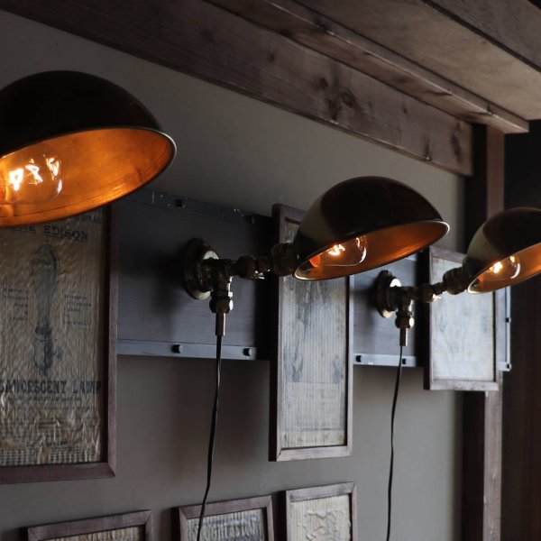 【取付け工事不要】インダストリアルブラケットライト真鍮製シェード付き工業系壁掛け照明