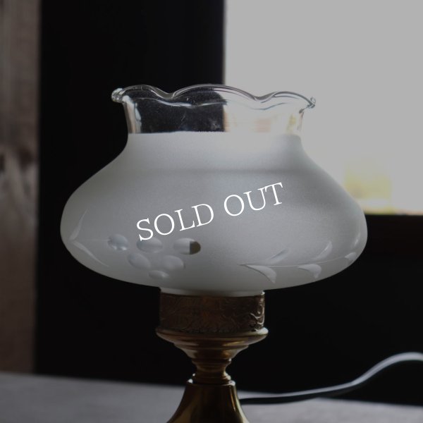 USAヴィンテージフロストガラス製フリルチムニー付テーブルランプ|アンティーク卓上照明ライト