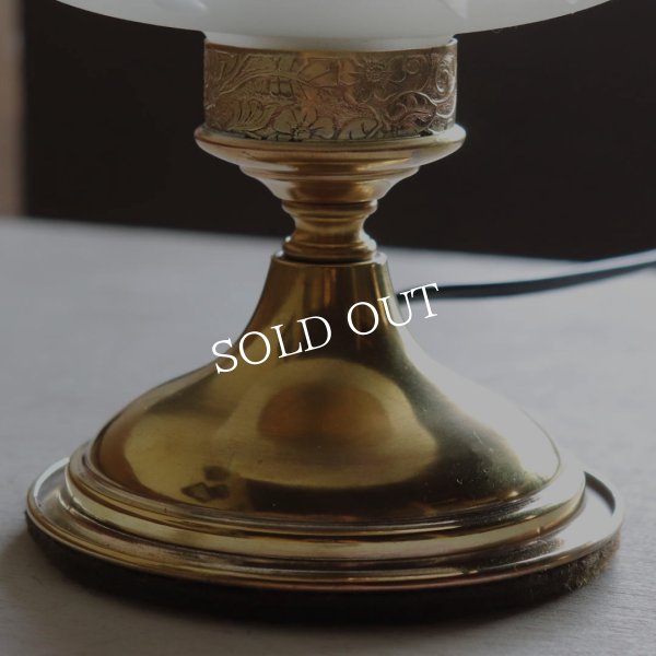 USAヴィンテージフロストガラス製フリルチムニー付テーブルランプ|アンティーク卓上照明ライト