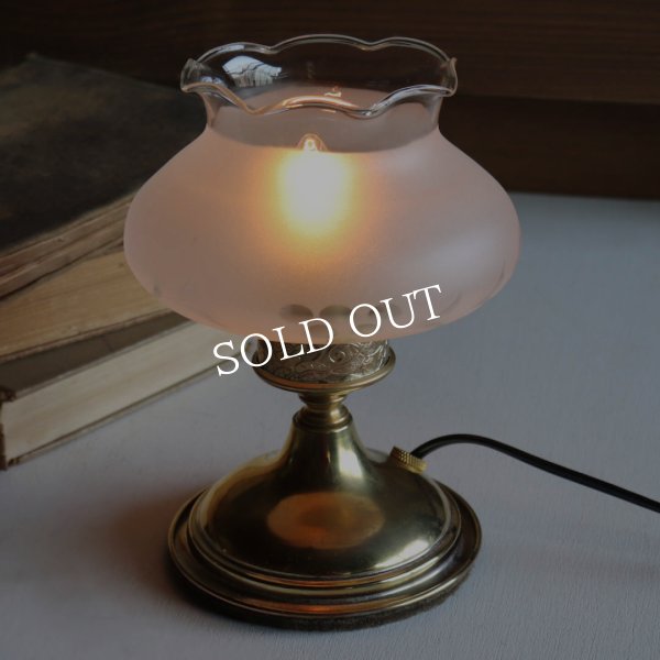 USAヴィンテージフロストガラス製フリルチムニー付テーブルランプ|アンティーク卓上照明ライト