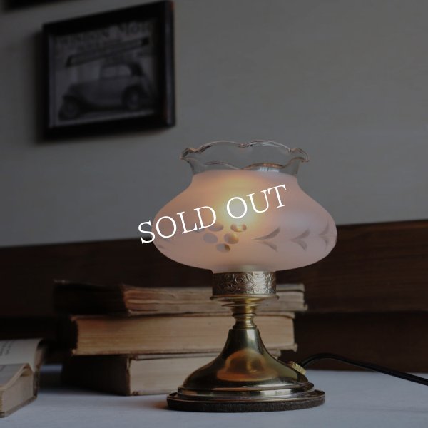 USAヴィンテージフロストガラス製フリルチムニー付テーブルランプ|アンティーク卓上照明ライト