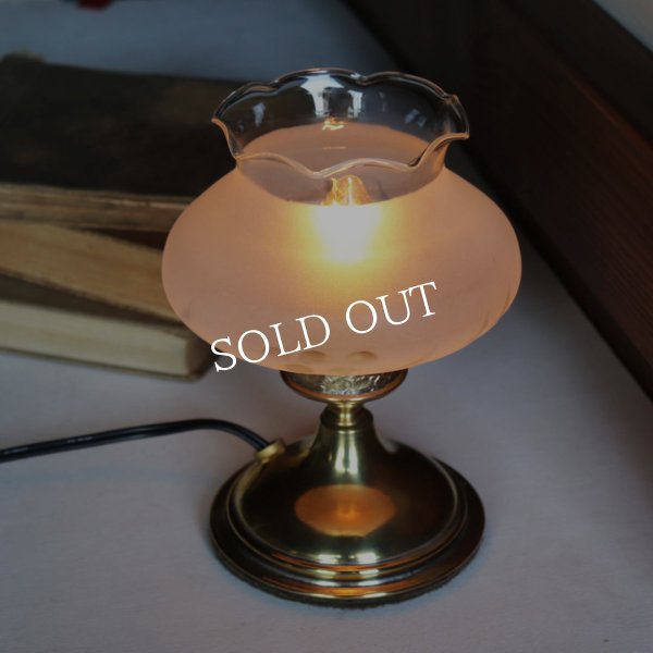 USAヴィンテージフロストガラス製フリルチムニー付テーブルランプ|アンティーク卓上照明ライト