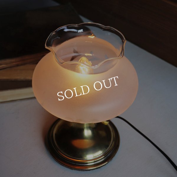 USAヴィンテージフロストガラス製フリルチムニー付テーブルランプ|アンティーク卓上照明ライト