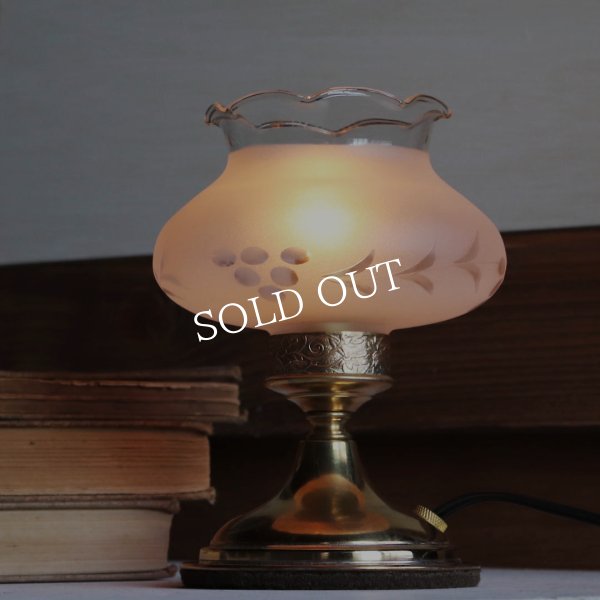 USAヴィンテージフロストガラス製フリルチムニー付テーブルランプ|アンティーク卓上照明ライト