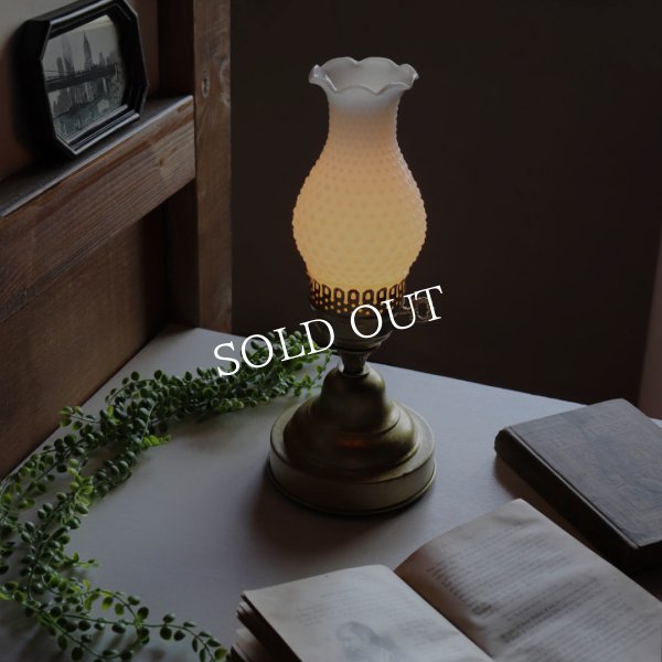 ミルクガラスホブネイルフリルシェードテーブルライト｜アンティーク卓上照明USAヴィンテージ・ミッドセンチュリー