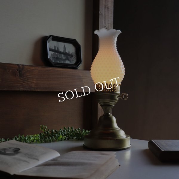 ミルクガラスホブネイルフリルシェードテーブルライト｜アンティーク卓上照明USAヴィンテージ・ミッドセンチュリー