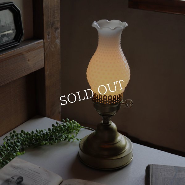 ミルクガラスホブネイルフリルシェードテーブルライト｜アンティーク卓上照明USAヴィンテージ・ミッドセンチュリー