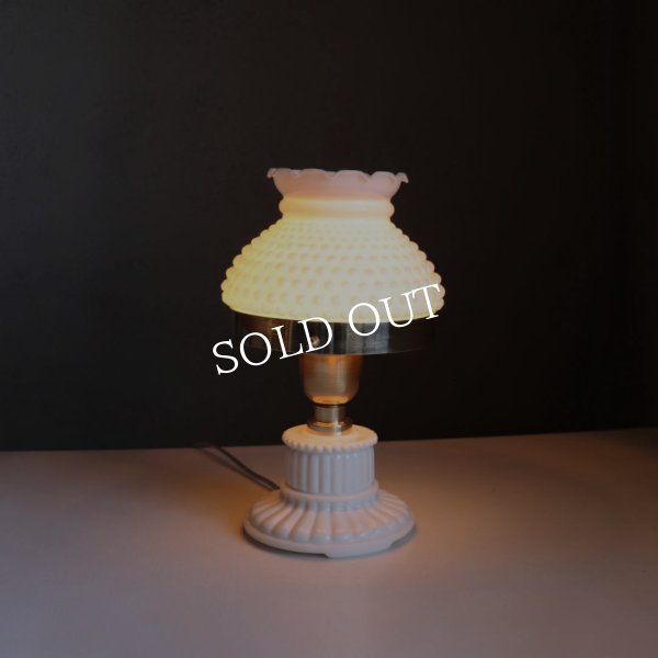 USAヴィンテージミルクガラス製ホブネイルフリルシェードテーブルライト｜アンティーク卓上照明ランプ