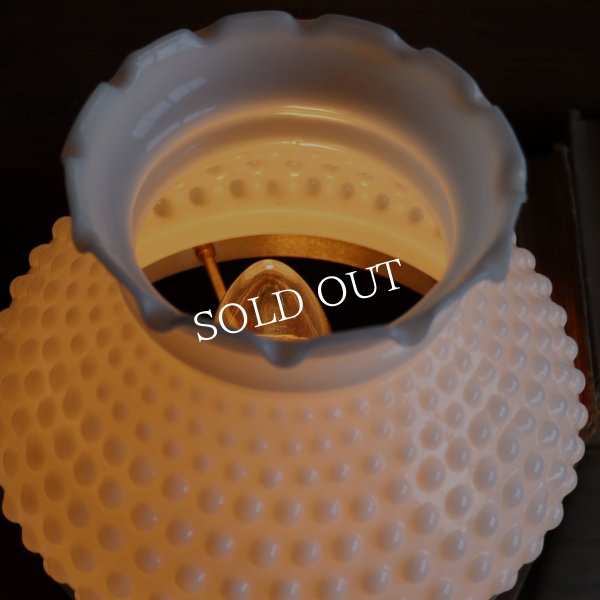 USAヴィンテージミルクガラス製ホブネイルフリルシェードテーブルライト｜アンティーク卓上照明ランプ