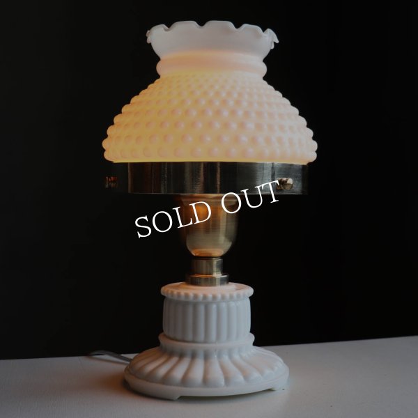 USAヴィンテージミルクガラス製ホブネイルフリルシェードテーブルライト｜アンティーク卓上照明ランプ