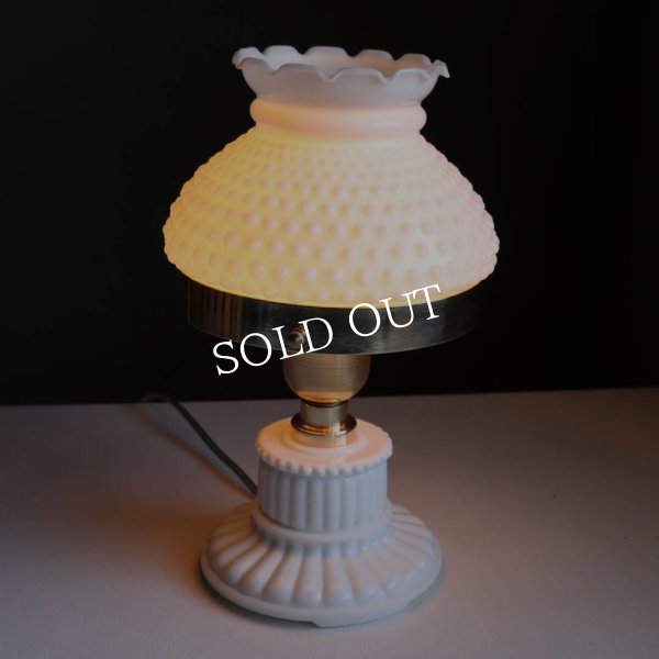 USAヴィンテージミルクガラス製ホブネイルフリルシェードテーブルライト｜アンティーク卓上照明ランプ