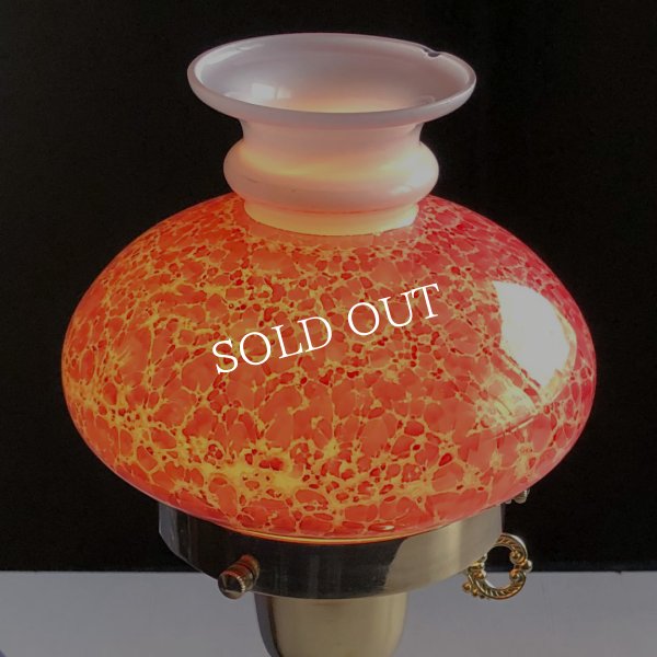 USAヴィンテージマーブルクランベリーのミルクガラスシェードテーブルライト｜アンティーク卓上照明