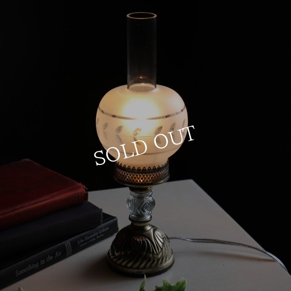 USAヴィンテージボールチムニーシェードテーブルライト｜オイルランプ調アンティーク卓上照明