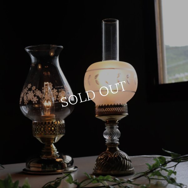 USAヴィンテージボールチムニーシェードテーブルライト｜オイルランプ調アンティーク卓上照明