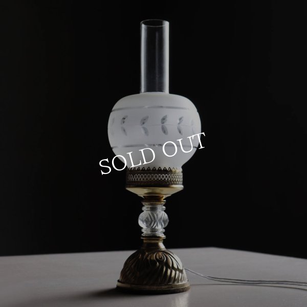 USAヴィンテージボールチムニーシェードテーブルライト｜オイルランプ調アンティーク卓上照明