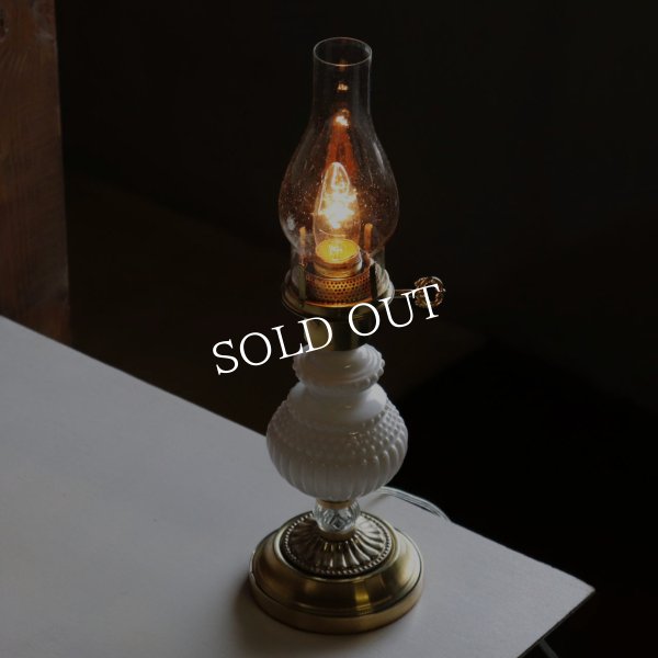 USAヴィンテージオイルランプ型ホブネイルミルクガラス製テーブルライト｜アンティーク卓上照明