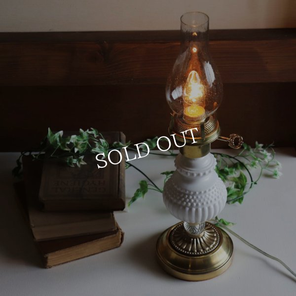 USAヴィンテージオイルランプ型ホブネイルミルクガラス製テーブルライト｜アンティーク卓上照明
