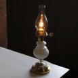 USAヴィンテージオイルランプ型ホブネイルミルクガラス製テーブルライト｜アンティーク卓上照明