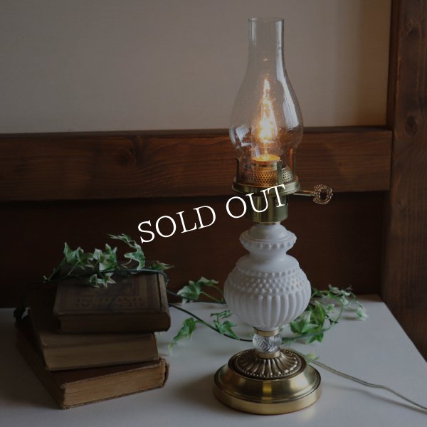 USAヴィンテージオイルランプ型ホブネイルミルクガラス製テーブルライト｜アンティーク卓上照明