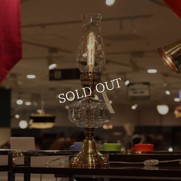 チューブ電球を取り付けた様子｜USAヴィンテージオイルランプスタイルテーブルライト