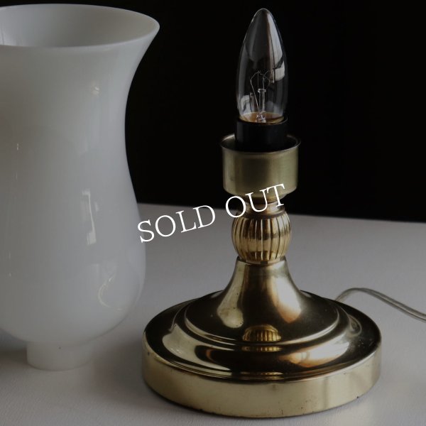 USAヴィンテージミルクガラスチムニーシェード真鍮テーブルライト｜アンティーク卓上照明